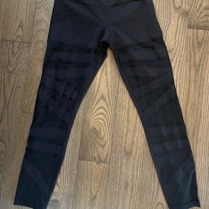 LuluLemon cropped legging with mesh detailing!